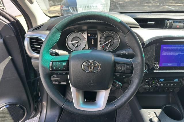 Toyota Hilux image 1