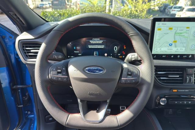 Ford Kuga image 1