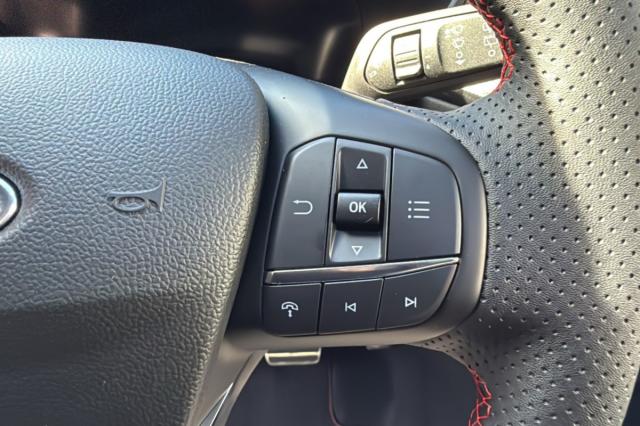 Ford Kuga image 2