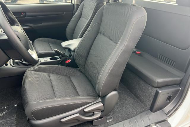 Toyota Hilux image 6