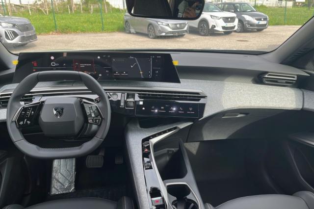 Peugeot 5008 image 2