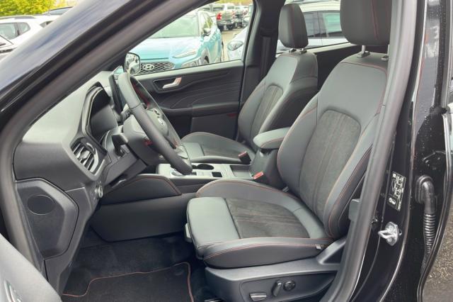 Ford Kuga image 6