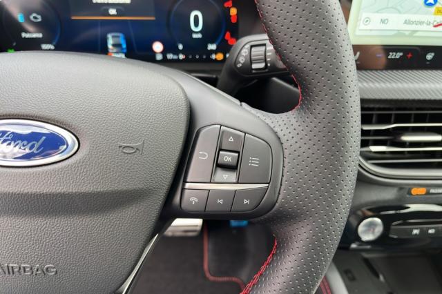 Ford Kuga image 8