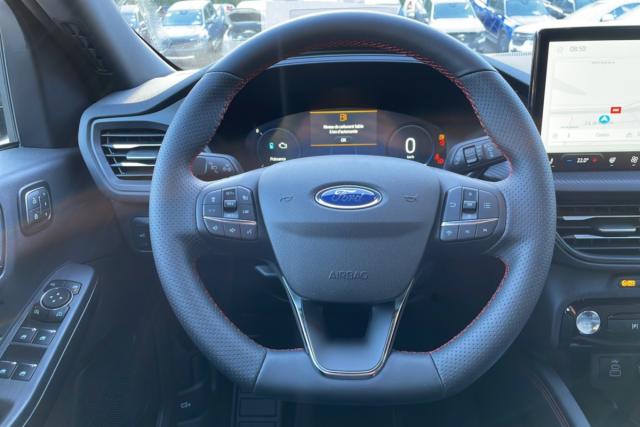 Ford Kuga image 1