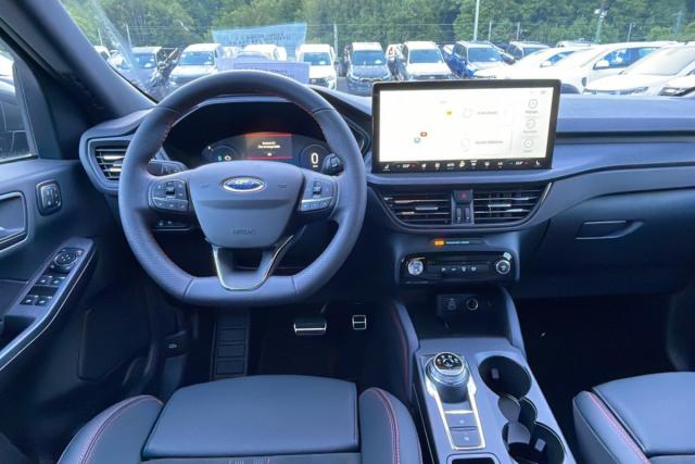 Ford Kuga image 4