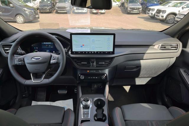 Ford Kuga image 3