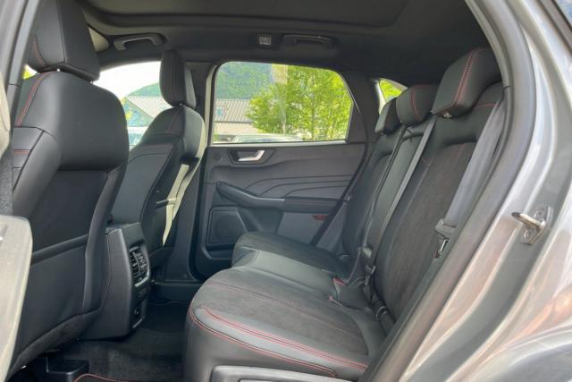 Ford Kuga image 9
