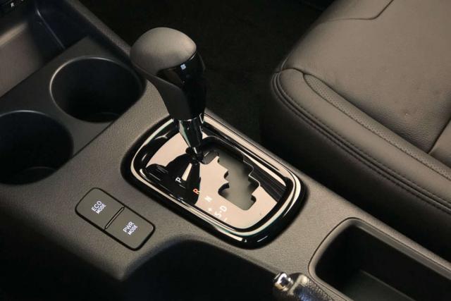 Toyota Hilux image 2