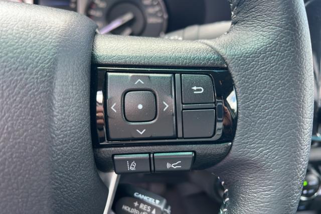 Toyota Hilux image 6
