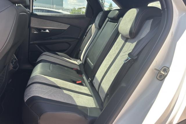 Peugeot 3008 image 3