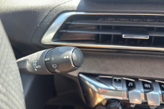 Peugeot 3008 image 8