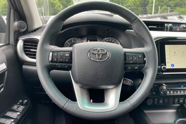 Toyota Hilux image 1