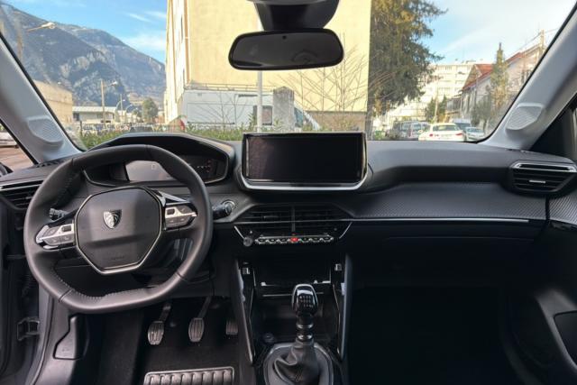 Peugeot 208 image 8