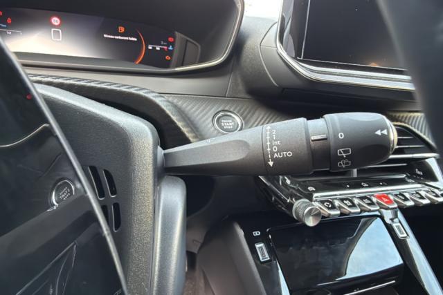 Peugeot 208 image 9