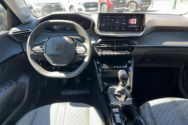 Peugeot 208 image 9