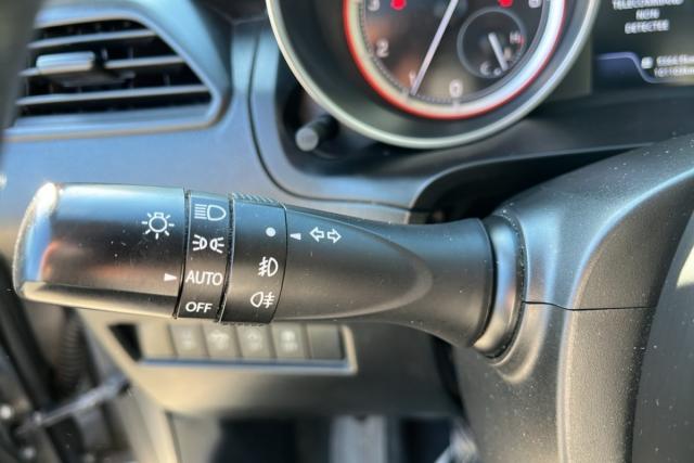 Suzuki Swift image 9