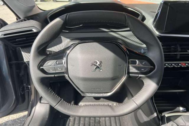 Peugeot 208 image 2