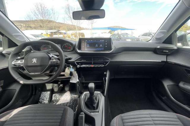 Peugeot 208 image 9