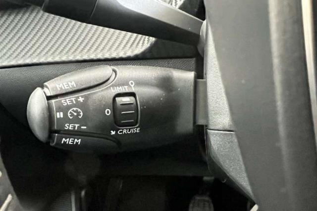 Peugeot 208 image 3