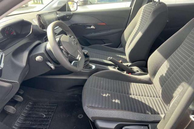 Peugeot 208 image 8