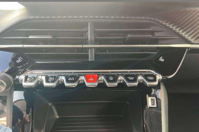 Peugeot 208 image 4