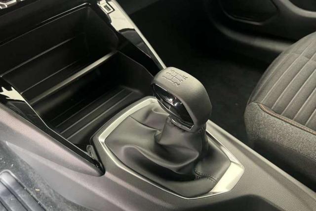 Peugeot 208 image 5