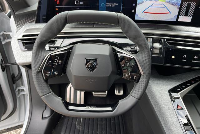 Peugeot 5008 image 1