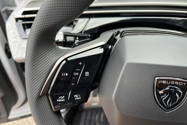 Peugeot 5008 image 2