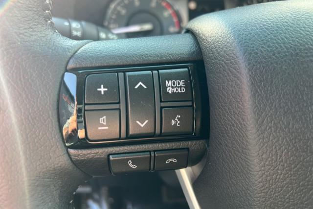 Toyota Hilux image 3