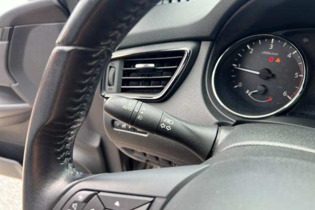 Nissan X-Trail image 2