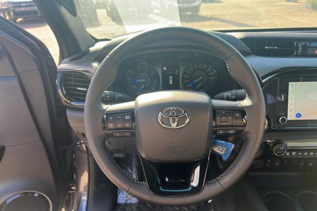 Toyota Hilux image 7