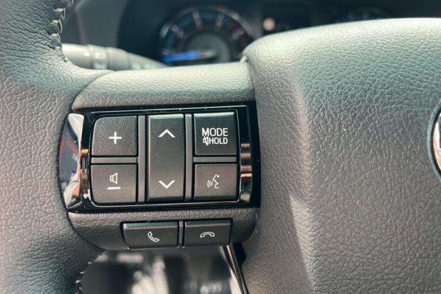 Toyota Hilux image 3