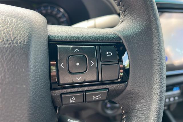 Toyota Hilux image 2