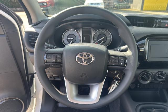 Toyota Hilux image 7