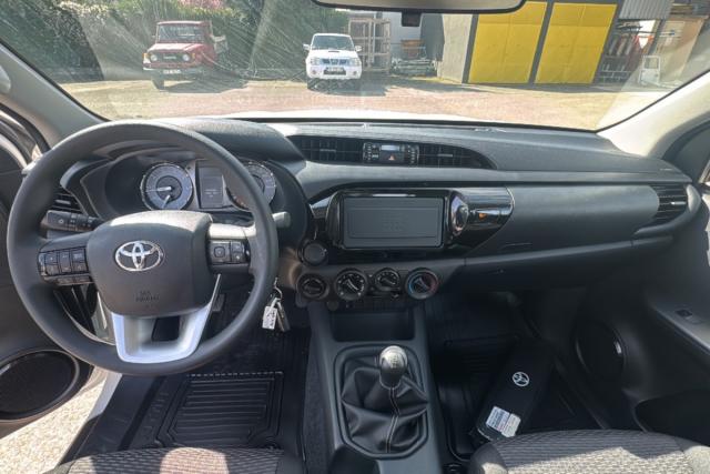 Toyota Hilux image 5