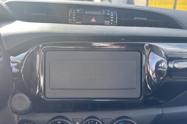Toyota Hilux image 8