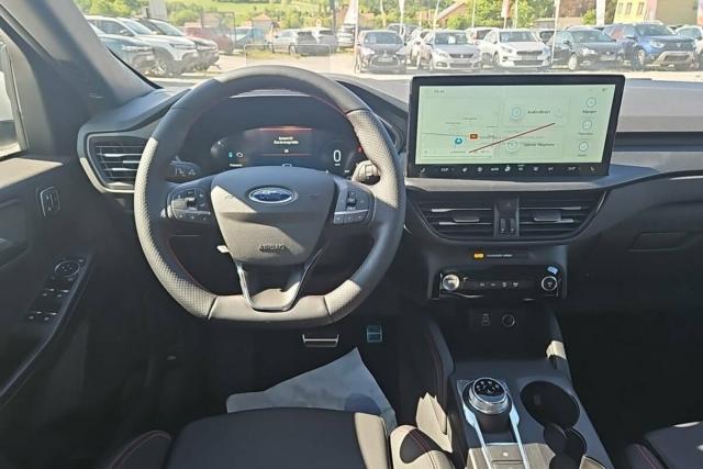 Ford Kuga image 6