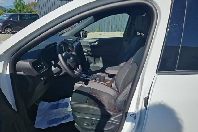 Ford Kuga image 5