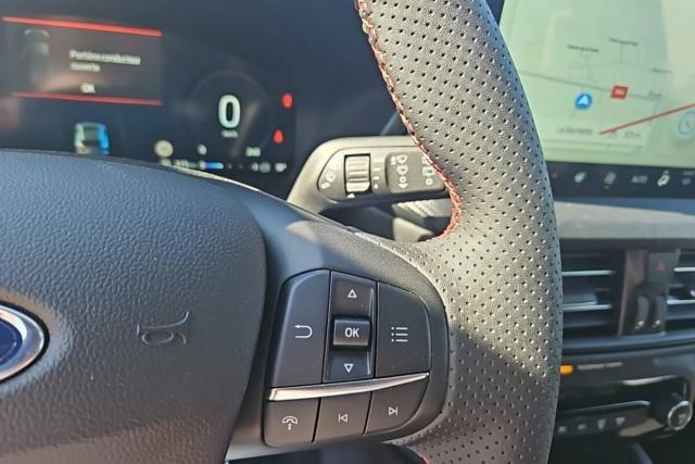 Ford Kuga image 3