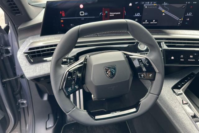 Peugeot 5008 image 1