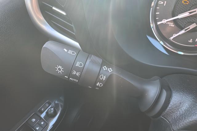 Toyota Hilux image 2
