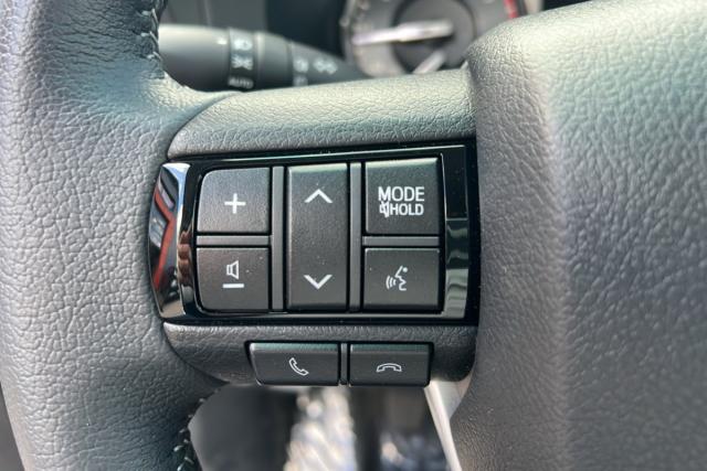 Toyota Hilux image 7