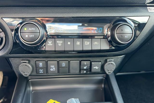 Toyota Hilux image 9