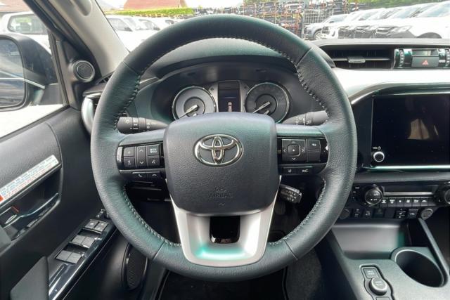 Toyota Hilux image 1