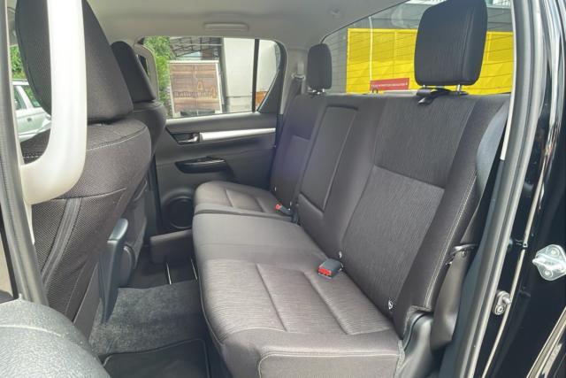 Toyota Hilux image 4