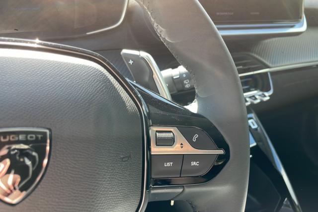 Peugeot 208 image 7