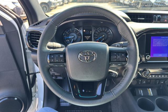 Toyota Hilux image 5