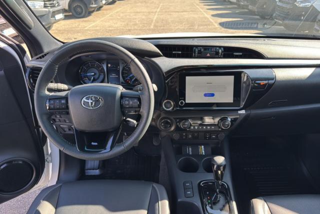 Toyota Hilux image 4