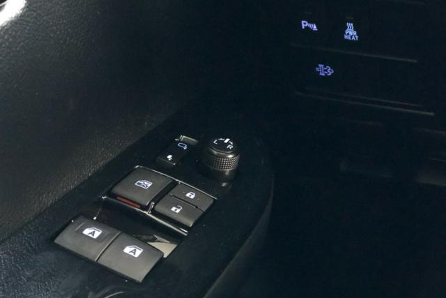 Toyota Hilux image 6
