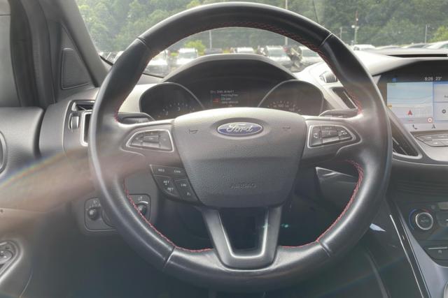 Ford Kuga image 4